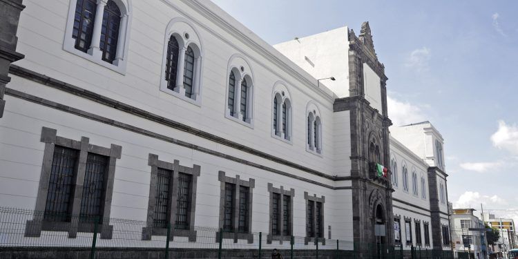 Escuela Héroes de la Reforma suspende actividades para revisar edificio tras el sismo