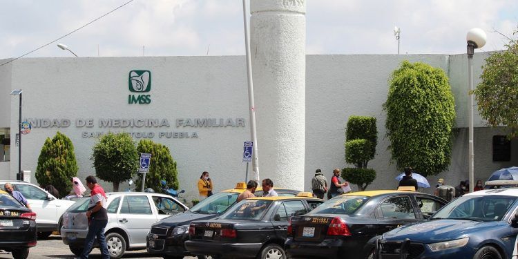 Maleantes atracan farmacia de la Clínica 7 del IMSS San Bartolo