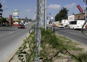 Joven amaga con arrojarse del puente de la Calzada Zaragoza