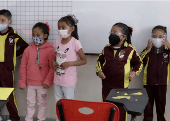 Dividida, la opinión de poblanos sobre las clases presenciales