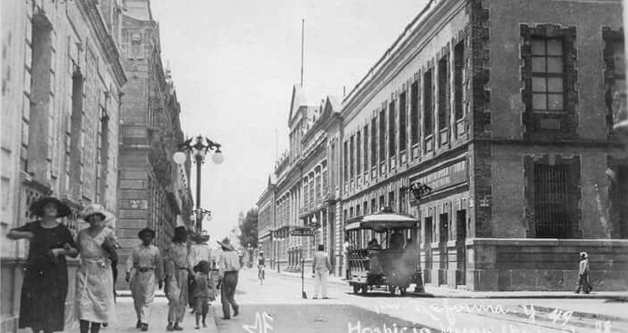 IN MEMORIAM – OJOS DE POSTAL EN LA ANGELÓPOLIS