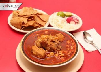 IMSS sugiere consumir pozole con moderación durante la temporada