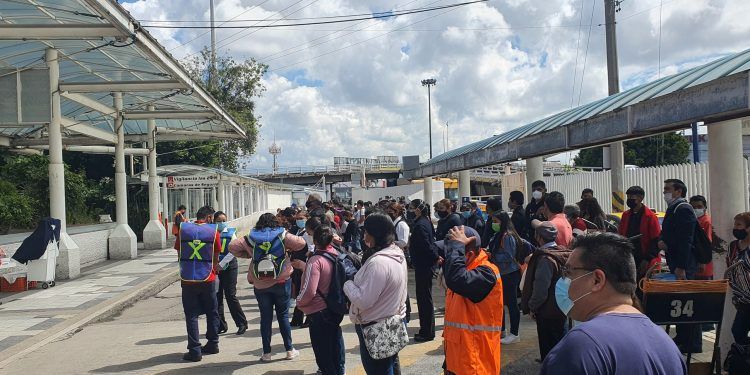 Consolidar cultura de prevención, señala Barbosa al participar en simulacro de sismo