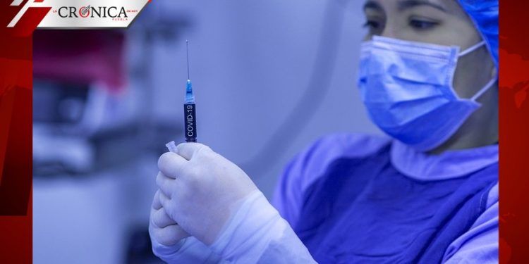 OMS pide a personas vacunadas no recibir terceras dosis de refuerzo