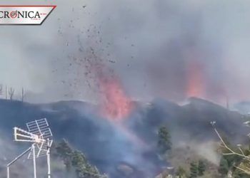 Reportan fuerte erupción de volcán en la isla de La Palma, España