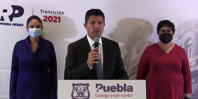 Presenta Eduardo Rivera a María del Consuelo Cruz como propuesta para encabezar la SSC