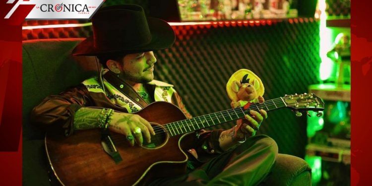 ‘¡Ya supéralo!’: redes atacan a ex de Christian Nodal por ir a su concierto