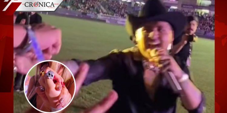 Influencer le quita a Christian Nodal anillo de Belinda durante concierto (VIDEO)