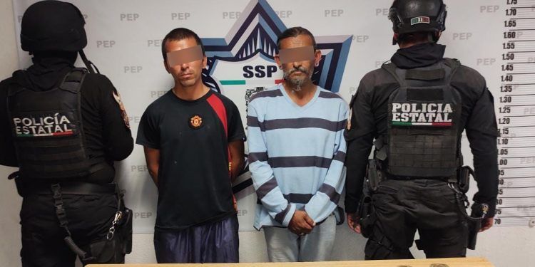 Narcomenudistas son detenidos con 21 envoltorios de droga en Puebla