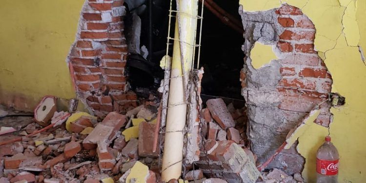 Explosión en taller mecánico del Barrio de Santiago deja dos lesionados