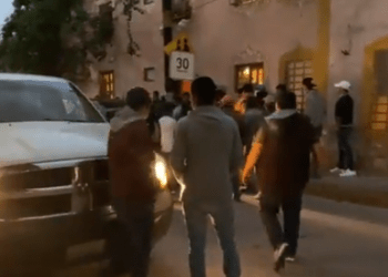Pobladores de Aquixtla amenazan con linchar a diácono acusado de abuso sexual
