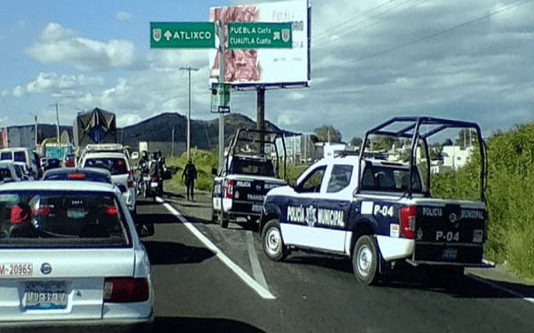 Sujeto se suicida en la Vía Atlixcáyotl tras matar a su cuñada