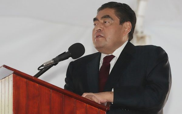 Trabajo austero y transparente pide Barbosa a nuevos alcaldes en Puebla