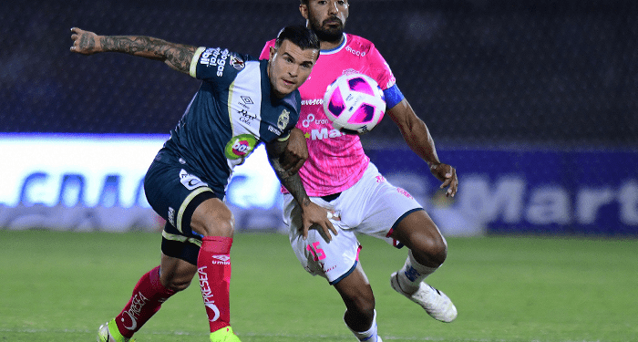 Club Puebla gana y va por la clasificación