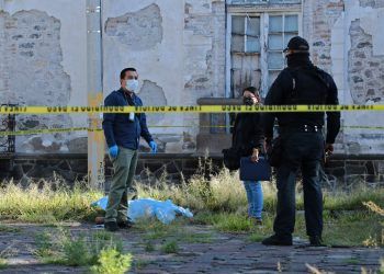 Hombre muere en el parque de Las Letras, del barrio de Los Remedios