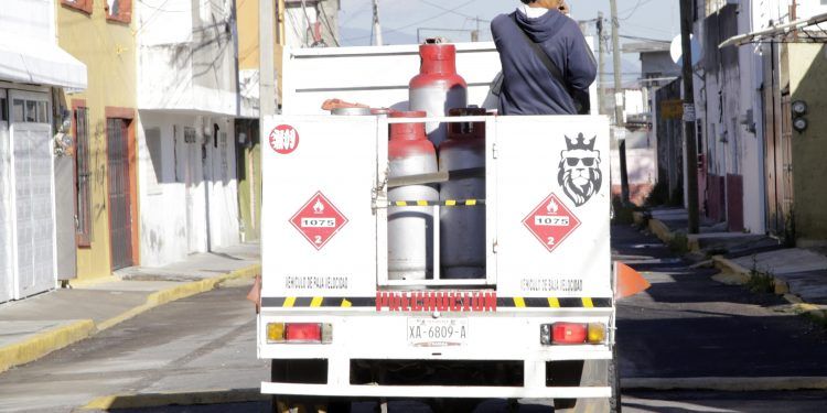 Presenta ligera disminución precio del gas LP en Puebla