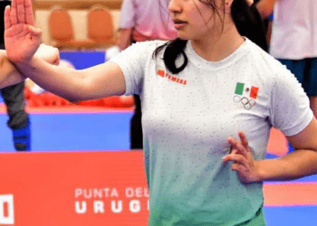 Se presenta Victoria Cruz en torneo de karate