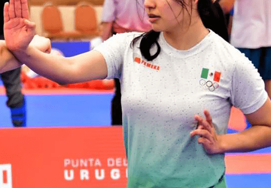 Se presenta Victoria Cruz en torneo de karate
