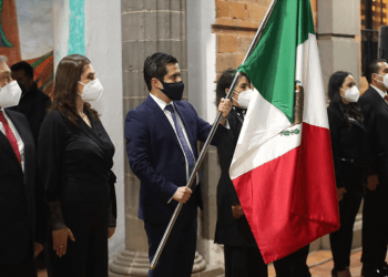 Asume alcaldía Lorenzo Rivera