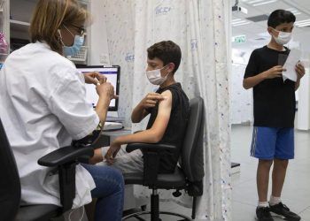 EU prepara vacunación contra COVID para niños de 5 a 11 años