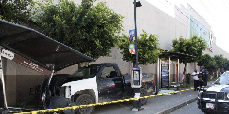 Ebrio arrolla y mata a una mujer en Plaza San Pedro; una más está grave