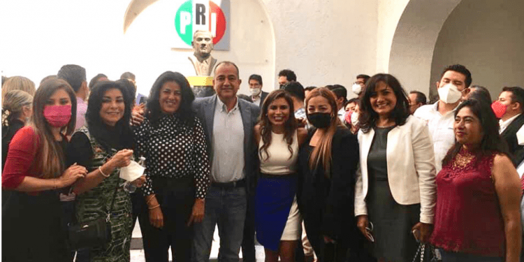 Aunque se duerman enojados, PRI y PAN continúan casados