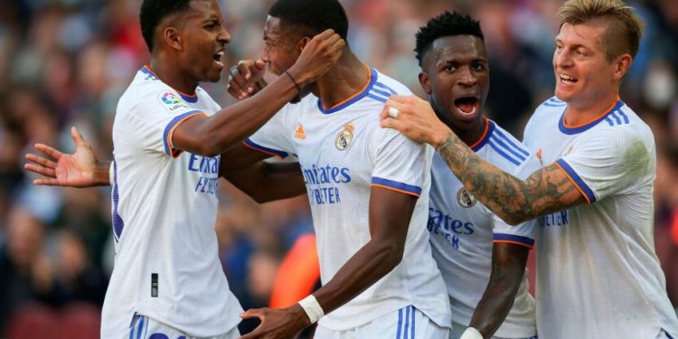 Real Madrid derrota 2-1 al Barcelona en el clásico del futbol español