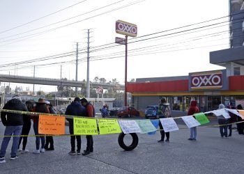 Trabajadores del Ayuntamiento de Cuautlancingo liberan crucero del parque FINSA