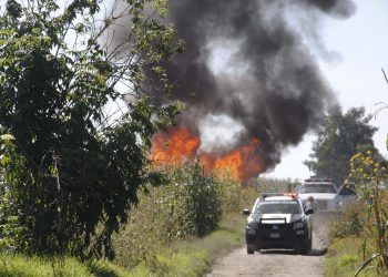 Evacúan a 12 familias de Texmelucan ante quema controlada en ducto de Pemex