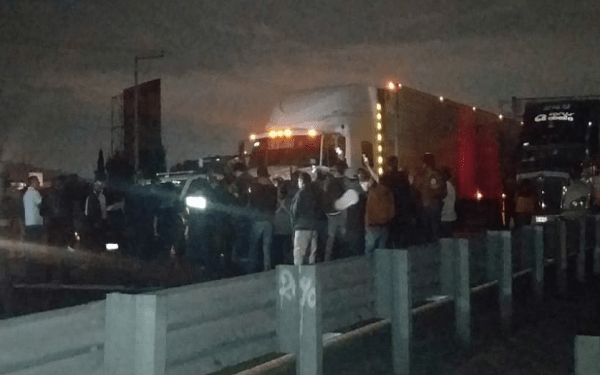 Detención de un hombre en Xonacatepec provoca cierre de la autopista Puebla-Orizaba