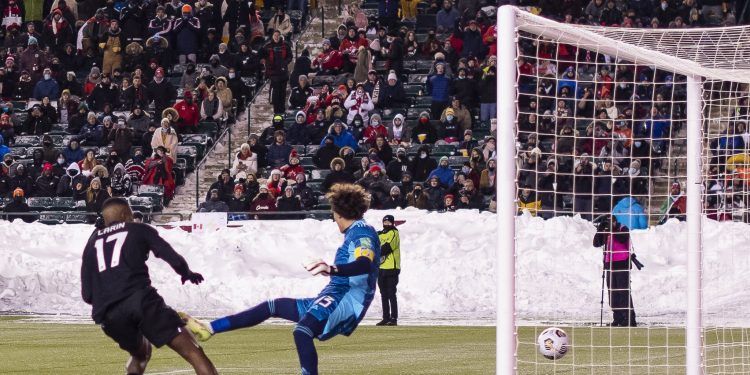 México pierde ante Canadá 2-1 en la eliminatoria mundialista de Concacaf