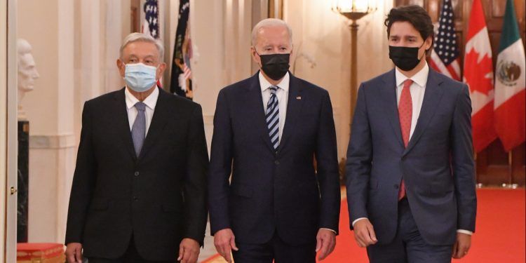Visita AMLO la Cumbre de Líderes; se reúne con Biden y Trudeau