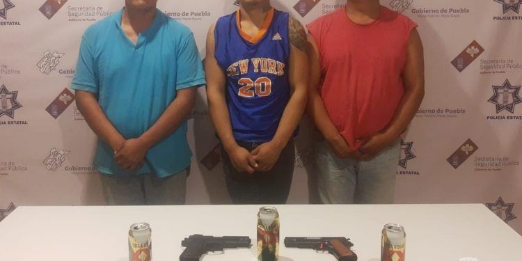 Caen tres presuntos narcomenudistas en San José Miahuatlán