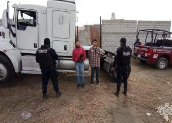 Pareja roba camión de carga y es capturada en Ciudad Serdán