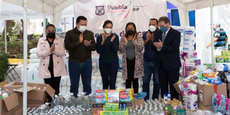 DIF Municipal recibe donativo de sindicalizados del ayuntamiento para damnificados de Xochimehuacan