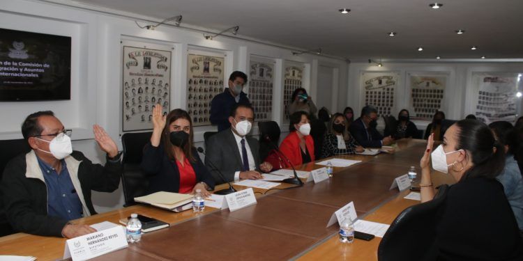 Congreso de Puebla: Comisión aprueba actividades para conmemorar Día del Migrante
