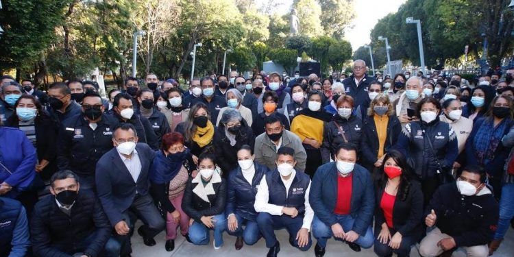 Conmina Eduardo Rivera a trabajadores del ayuntamiento a trabajar en equipo