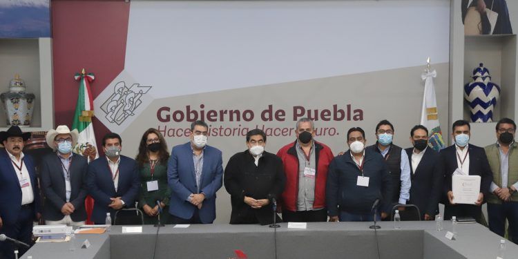 Con equidad y sin retenciones se distribuyen recursos a los 217 municipios: Barbosa