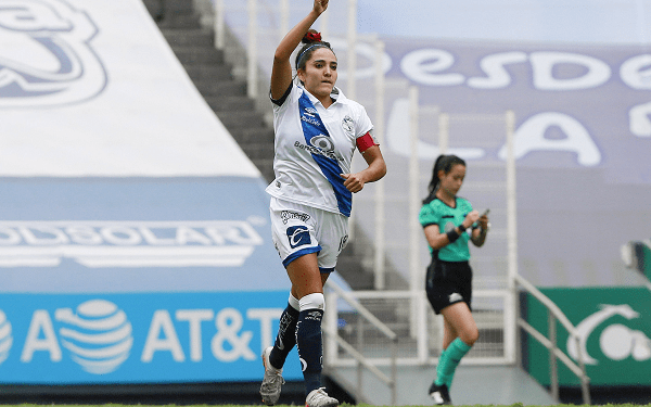 Llega a 100 juegos con el Club Puebla