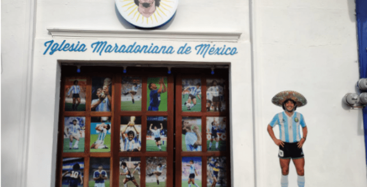 Iglesia Maradoniana de Cholula recuerda al «Pelusa» a un año de su muerte