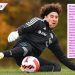 Amenazan a esposa de Memo Ochoa; sujeto pide que atleta deje la Selección
