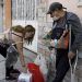 A una de cada dos familias no le alcanza para alimentarse