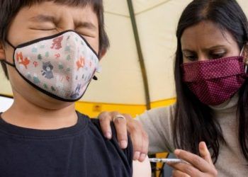 Anuncian vacunación contra COVID-19 en México a menores de 15 a 17 años
