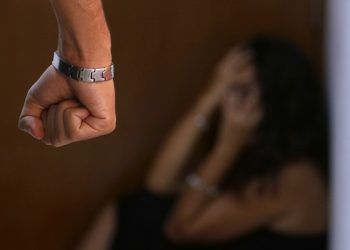 Viven inseguras en casa dos de cada 10 mujeres