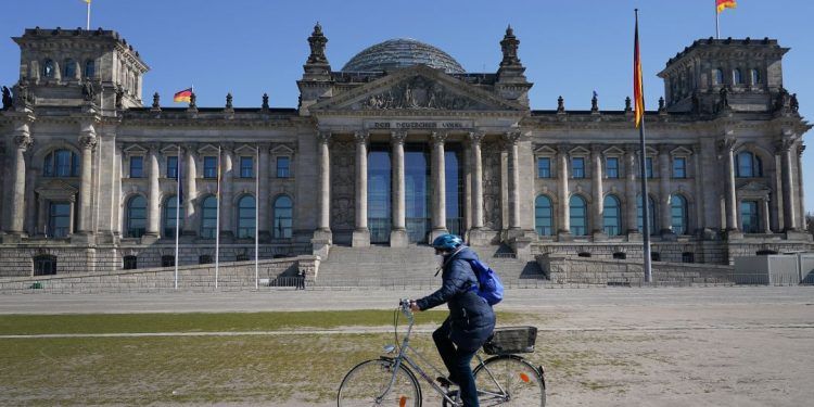España, Portugal y EEUU, zonas de alto riesgo COVID para Alemania