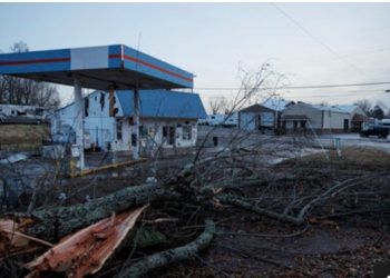 Una serie histórica de tornados deja decenas de muertos y devastación en EE. UU.