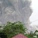 La erupción del volcán indonesio Semeru cubre de ceniza varias poblaciones
