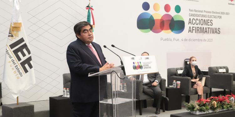 La obligación de los gobiernos es respetar a los órganos electorales: Miguel Barbosa 