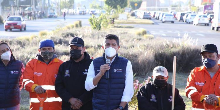 Ayuntamiento de Puebla da mantenimiento a más de un millón de metros cuadrados en áreas verdes