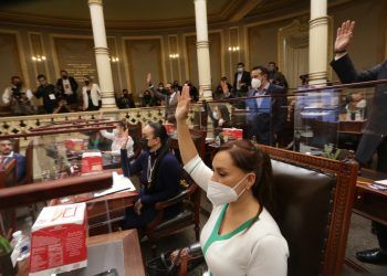 Congreso de Puebla presenta decreto para permitir acceso de municipios a créditos bancarios